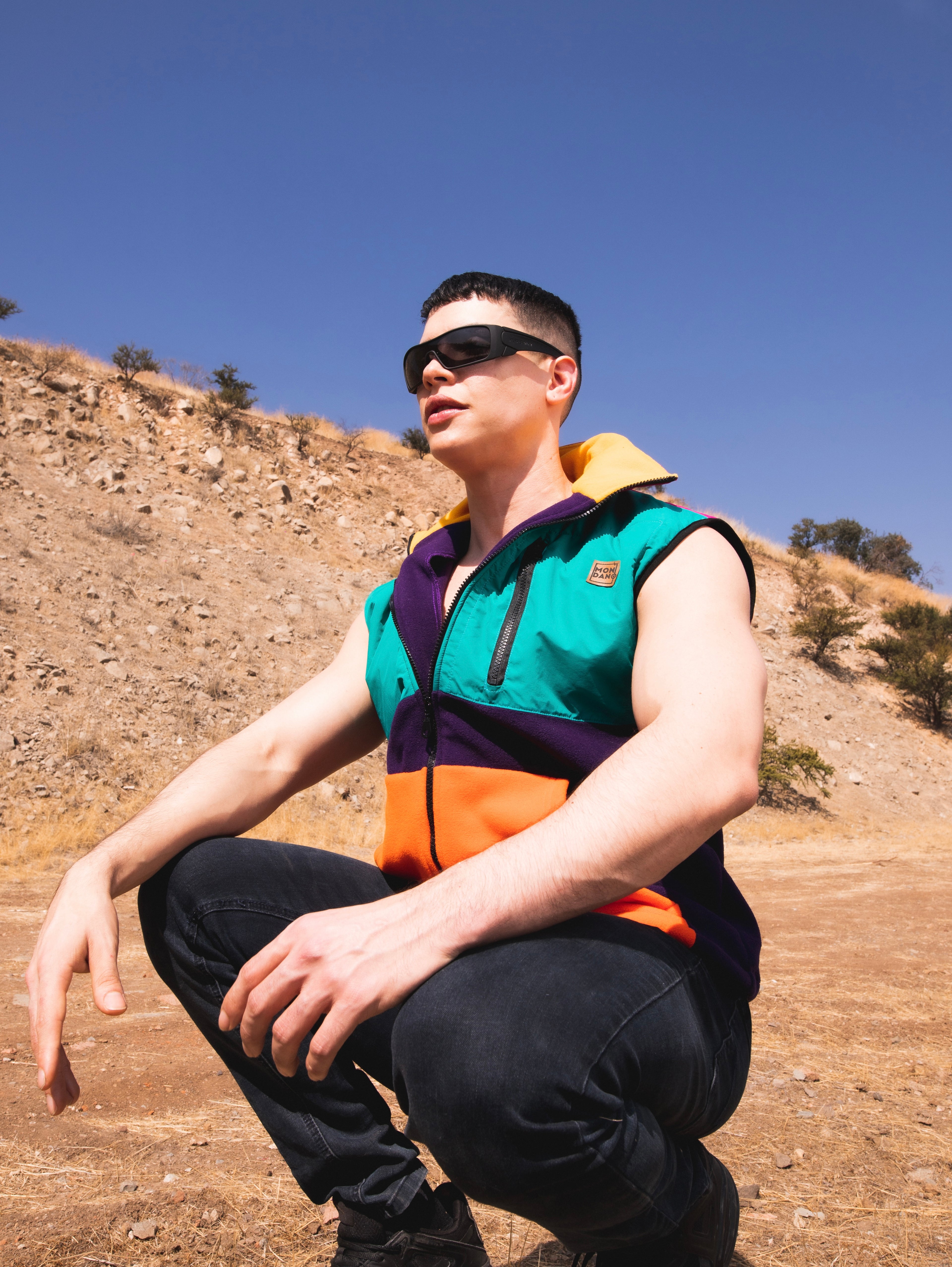 POLERON SIN MANGAS PURPLE / ORANGE