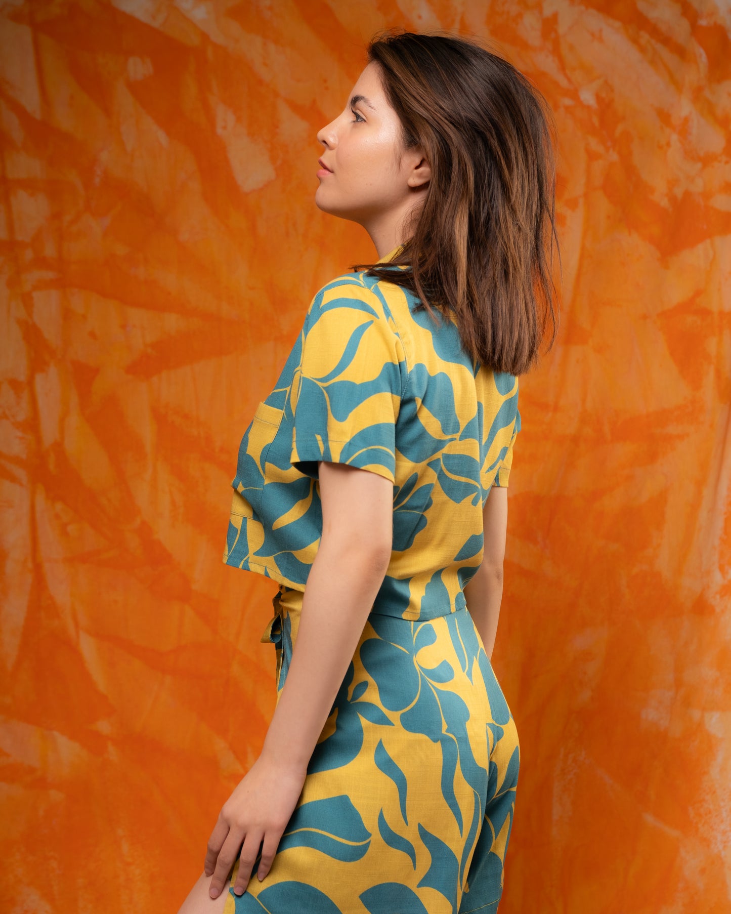 CONJUNTO PAREO-SHORT ABSTRACT FLOWERS