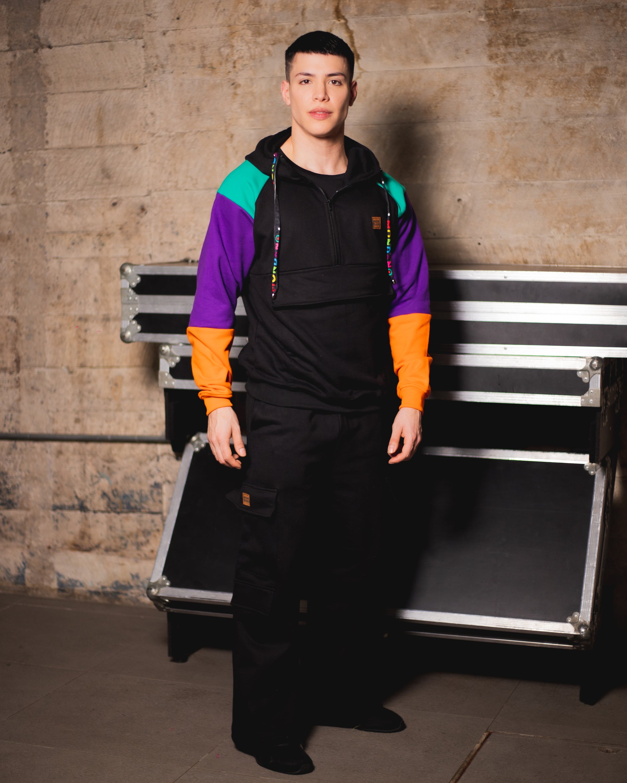 POLERON BLACK COLORS