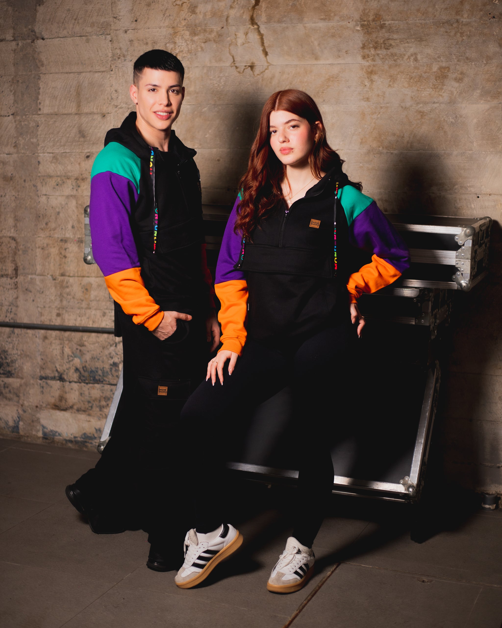 POLERON BLACK COLORS