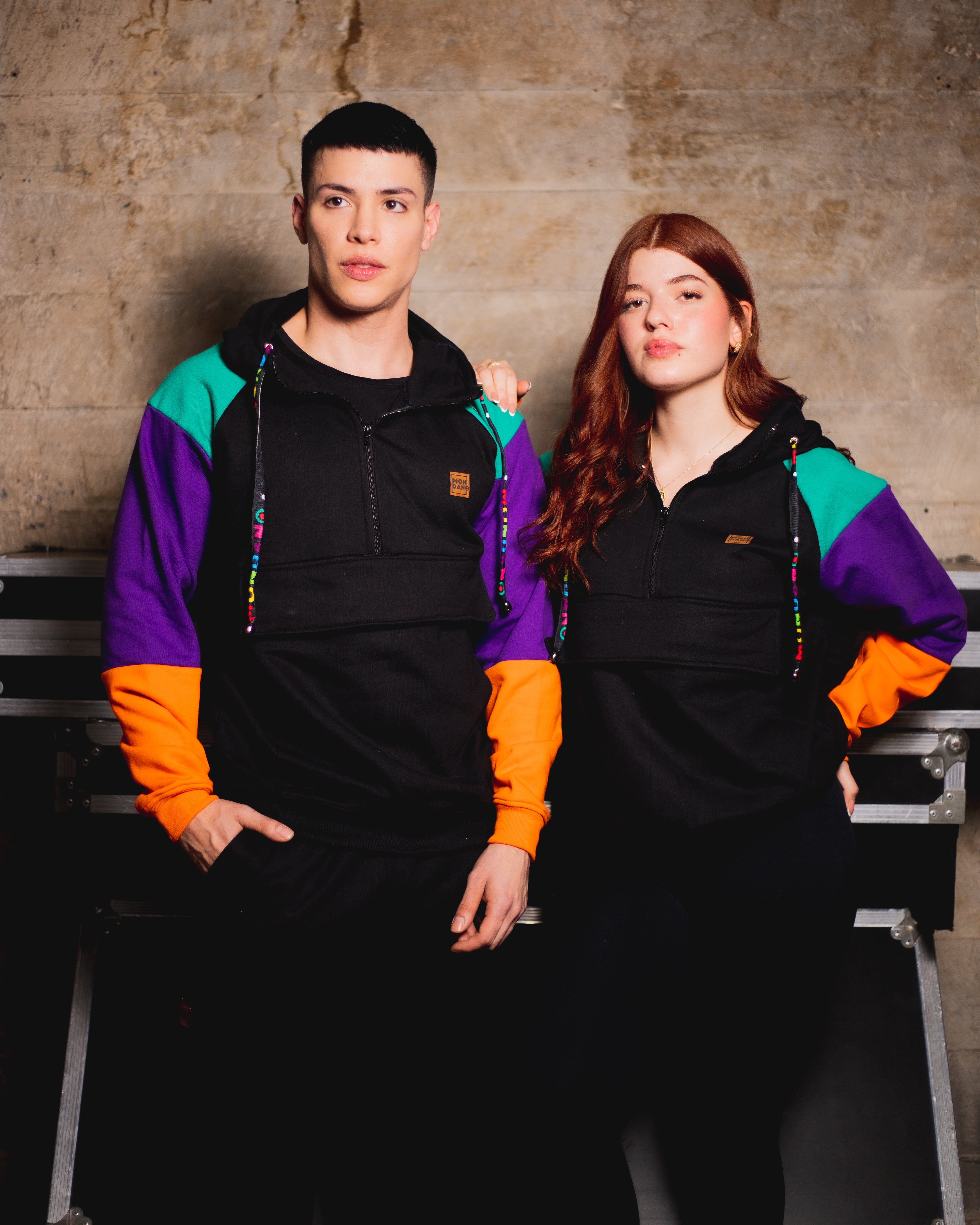 POLERON BLACK COLORS