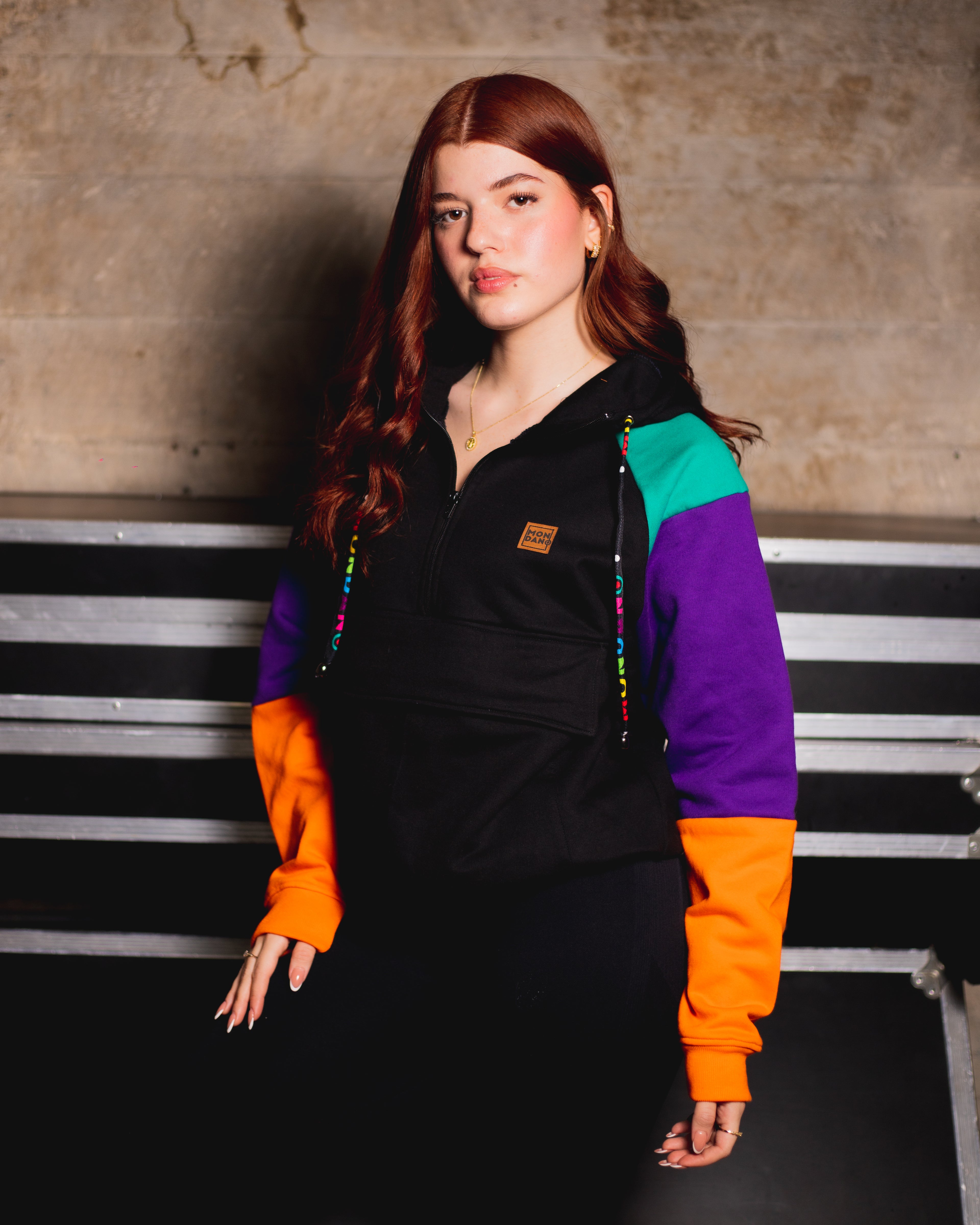 POLERON BLACK COLORS