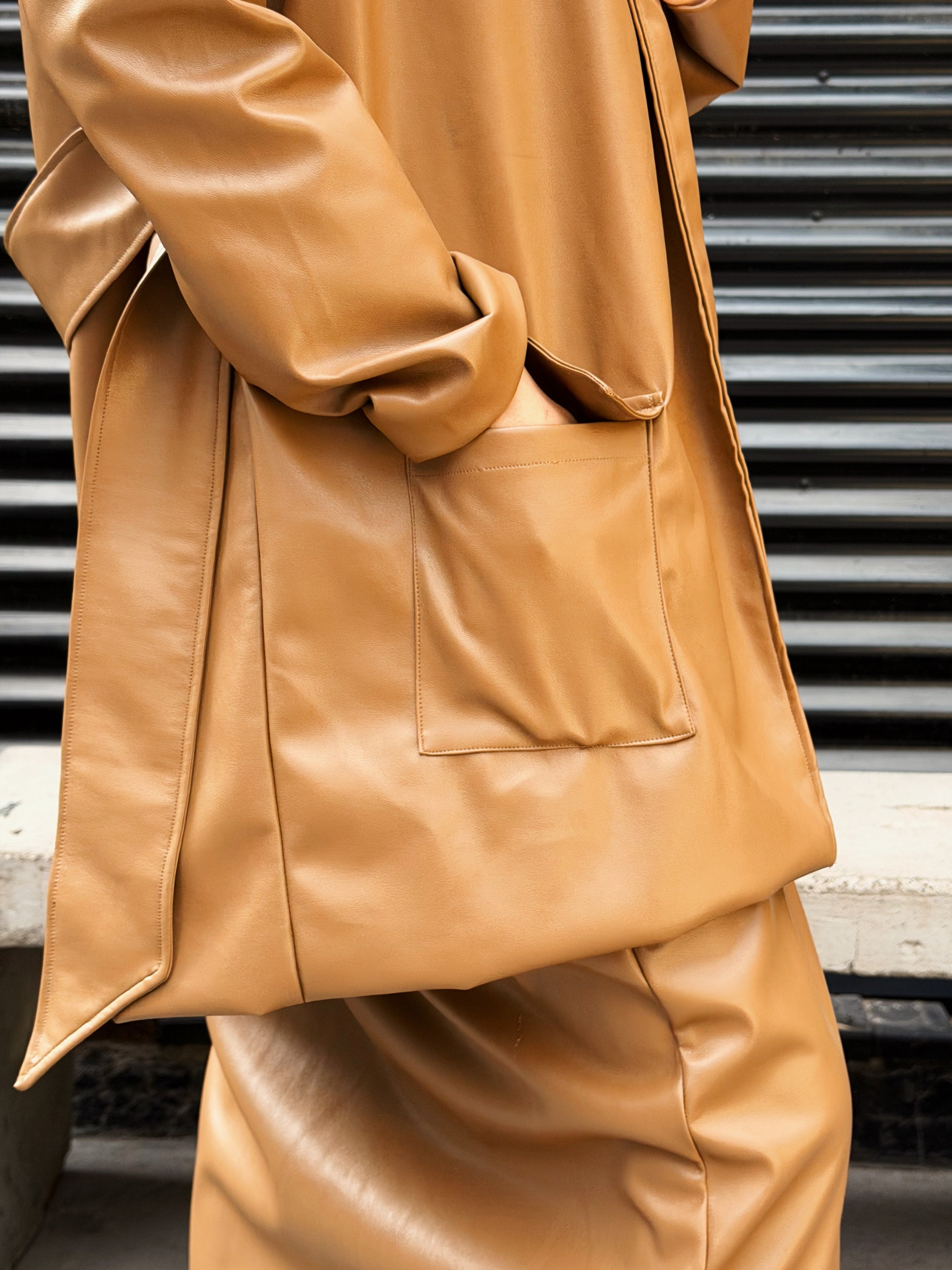 Abrigo - Camel Leather